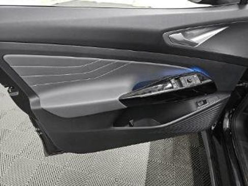 Used 2023 Volkswagen ID.4 Pro S RWD image 16