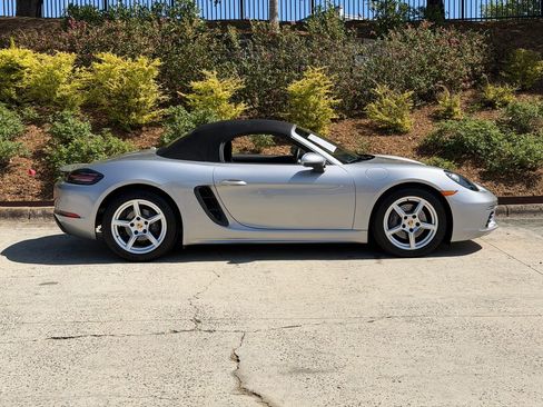 Used 2019 Porsche 718 Boxster RWD image 3