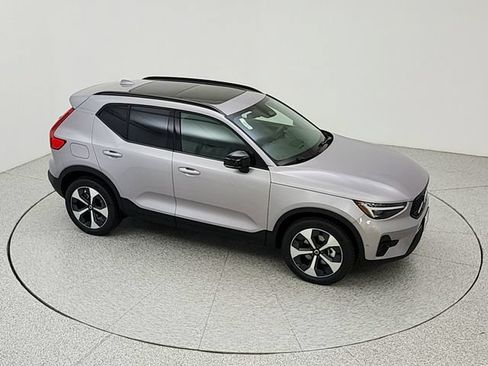 New 2026 Volvo XC40 B5 Plus w/ Climate Package AWD/4WD image 15
