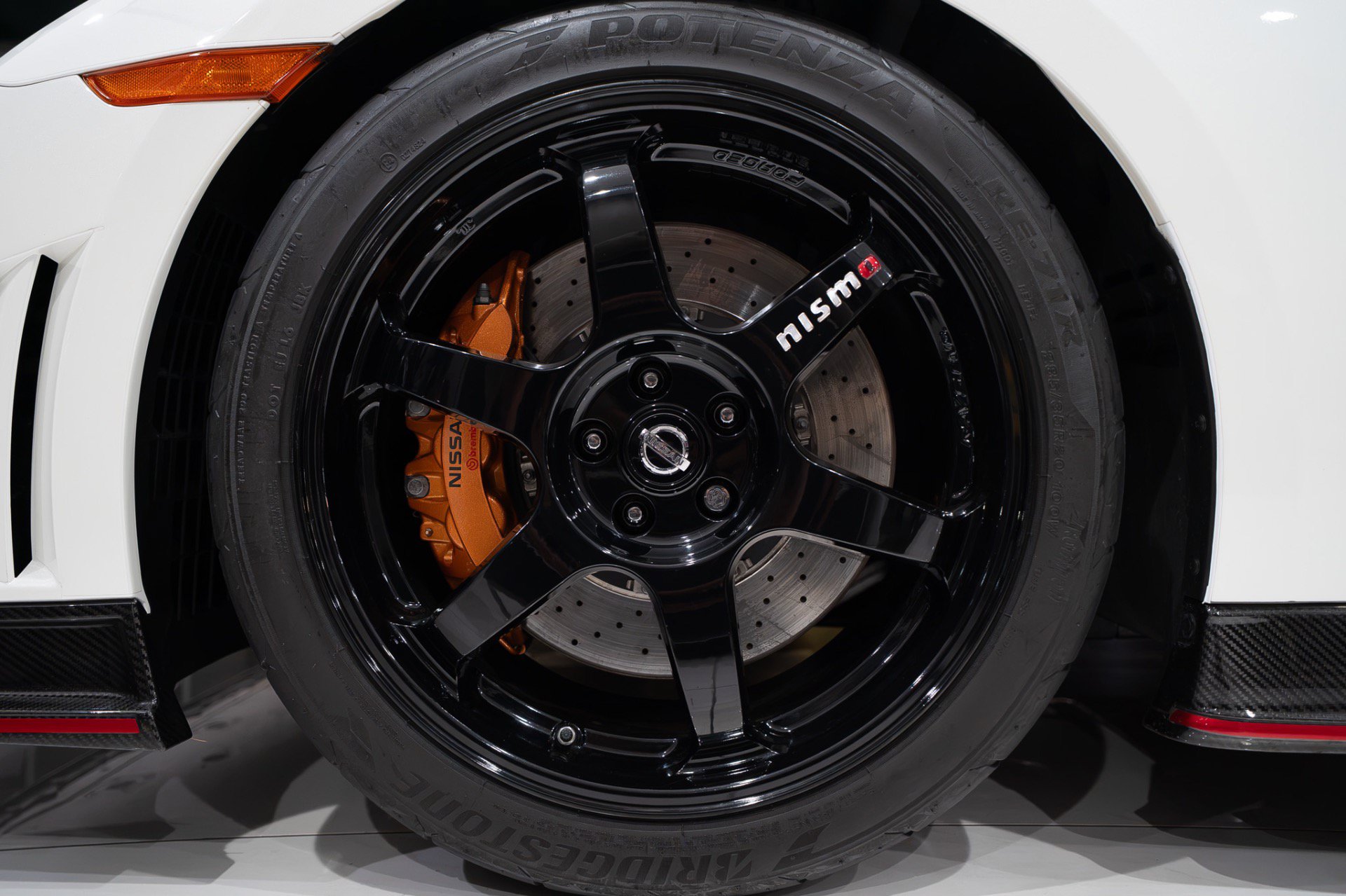 Used 2016 Nissan GT-R NISMO AWD/4WD image 49