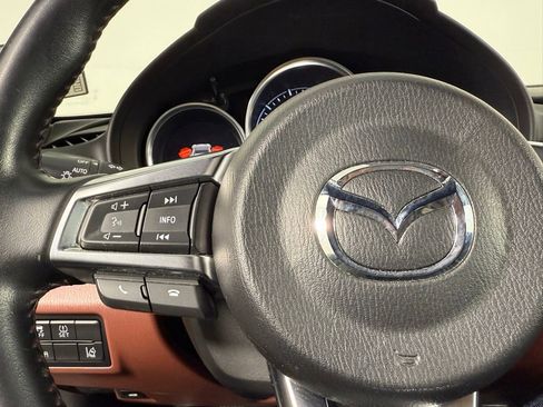 Used 2017 MAZDA MX-5 Miata RF Grand Touring image 19