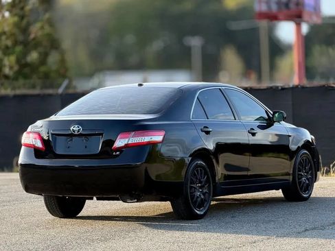Used 2010 Toyota Camry LE FWD image 9