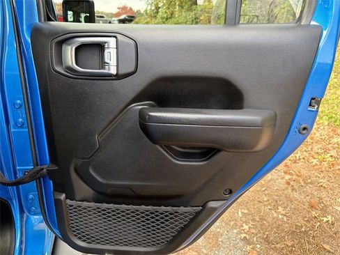 Used 2024 Jeep Wrangler Sport S image 16