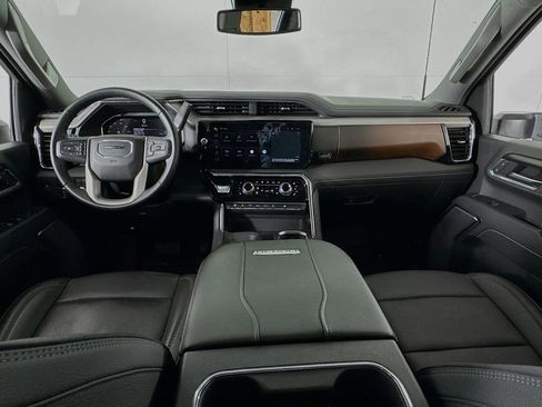 Used 2025 GMC Sierra 3500 Denali image 31