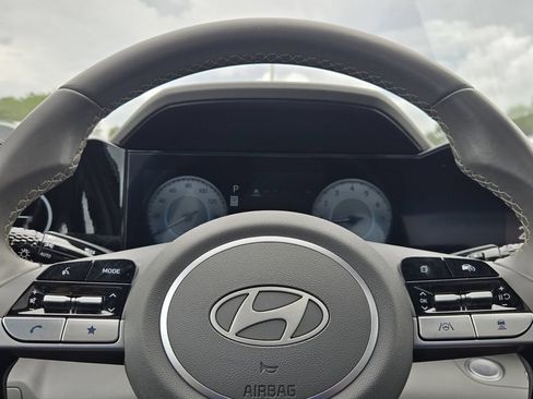 Certified 2025 Hyundai Elantra SEL FWD image 22