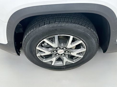 Certified 2023 GMC Acadia SLE FWD image 31