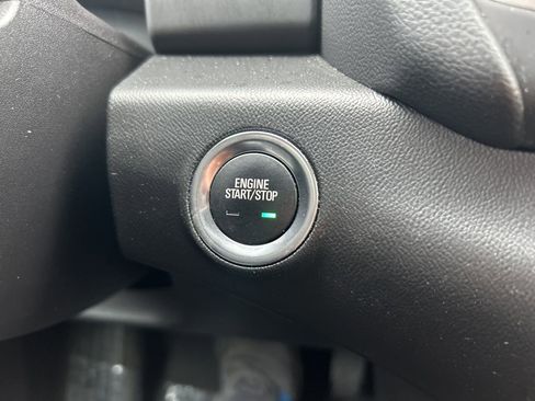 Used 2022 GMC Terrain SLE w/ Driver Convenience Package image 19