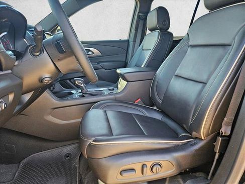 Used 2023 Chevrolet Traverse Premier w/ Redline Edition image 17