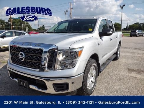 Used 2018 Nissan Titan SV w/ SV Convenience Package AWD/4WD image 1