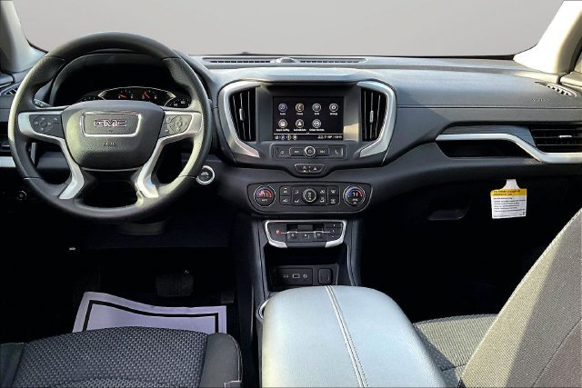 Used 2024 GMC Terrain SLE w/ Driver Convenience Package FWD image 15