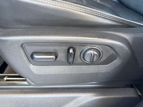 Used 2019 Chevrolet Silverado 1500 High Country w/ Technology Package image 14