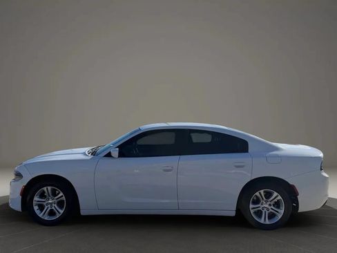 Used 2019 Dodge Charger SXT RWD image 4