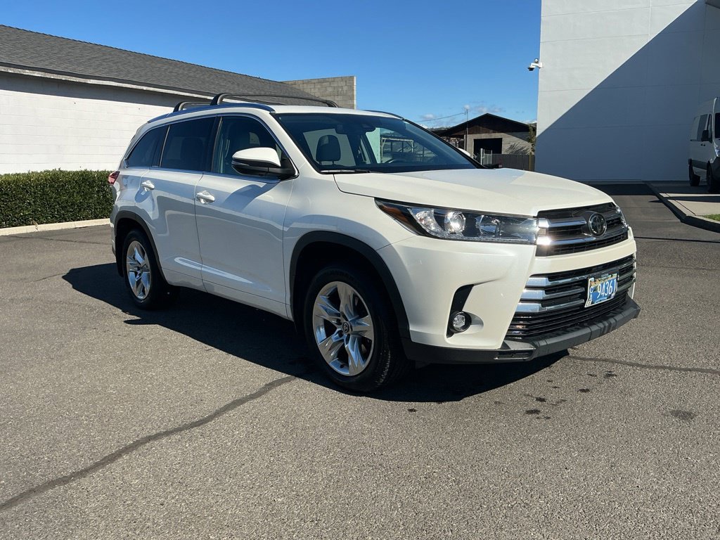 Used 2019 Toyota Highlander Limited AWD/4WD image 3