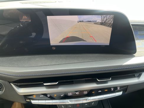 Used 2024 Cadillac XT4 Sport w/ Cold Weather Package image 28