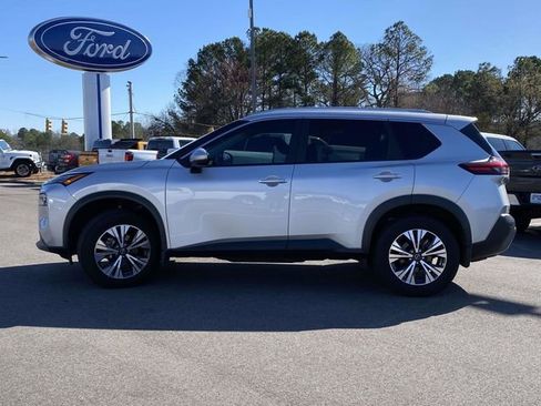 Used 2023 Nissan Rogue SV w/ SV Premium Package image 7