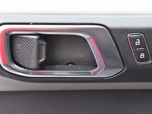 Used 2023 Ford Bronco Badlands image 12