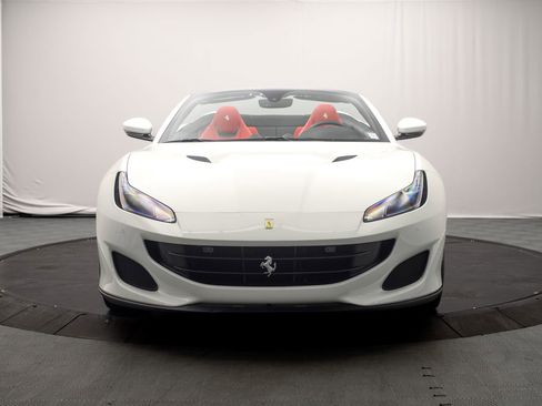 Used 2019 Ferrari Portofino RWD image 8