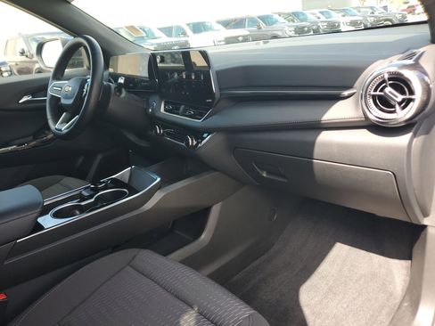 Used 2026 Chevrolet Equinox LT FWD image 17
