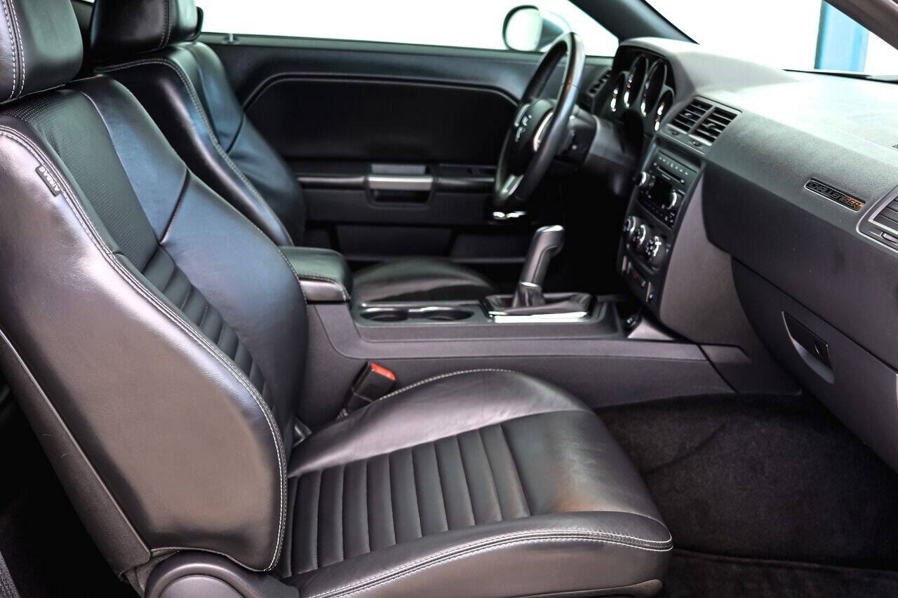 Used 2013 Dodge Challenger R/T Plus RWD image 24