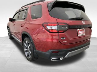 Used 2025 Honda Pilot Elite video 3