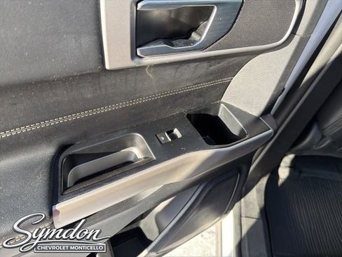 Used 2022 Ford Explorer XLT w/ Equipment Group 202A image 19