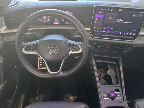 Used 2025 Volkswagen Tiguan SE R-Line AWD/4WD image 14