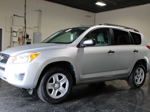 Used 2011 Toyota RAV4 2WD w/ Base L4 Extra Value Pkg image 6