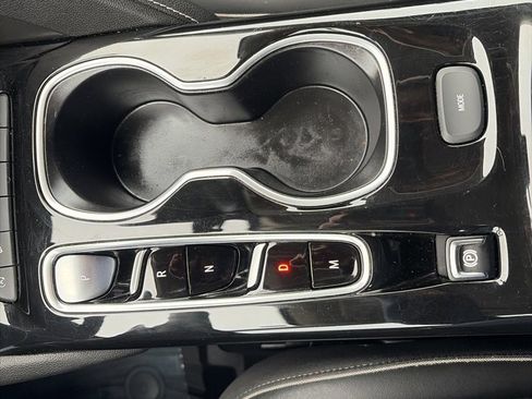 Used 2021 Buick Envision Essence w/ Technology Package I image 16