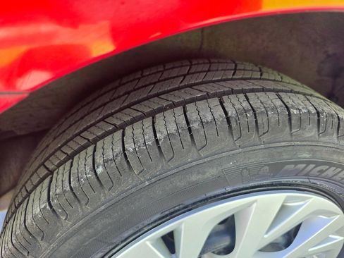 Used 2017 Toyota Corolla LE FWD image 46