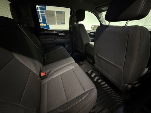 Used 2024 Chevrolet Silverado 1500 LT AWD/4WD image 6