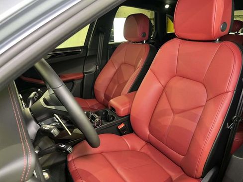 New 2026 Porsche Macan image 17