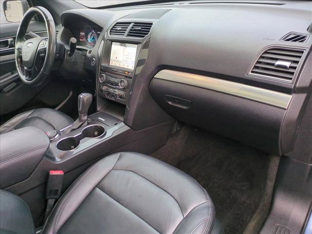 Used 2018 Ford Explorer XLT w/ Equipment Group 202A AWD/4WD image 24