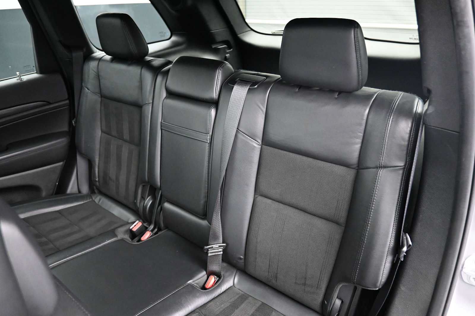Used 2019 Jeep Grand Cherokee Altitude AWD/4WD image 16