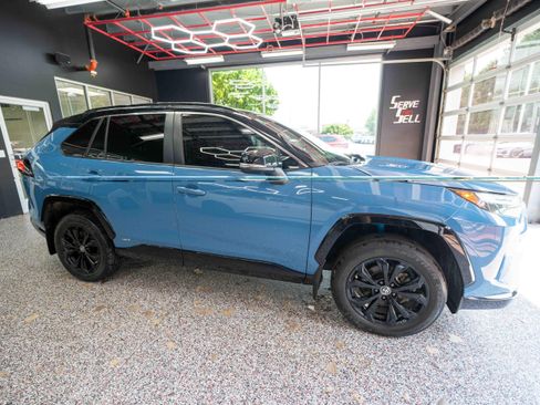 Used 2022 Toyota RAV4 XSE AWD/4WD image 5