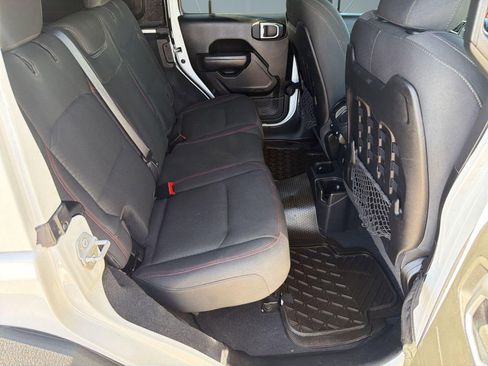 Used 2022 Jeep Wrangler Unlimited Rubicon w/ Cold Weather Group image 29