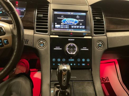 Used 2015 Ford Taurus Limited w/ Equipment Group 301A image 17