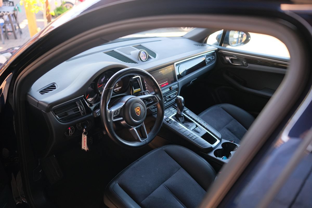 Used 2020 Porsche Macan AWD/4WD image 42
