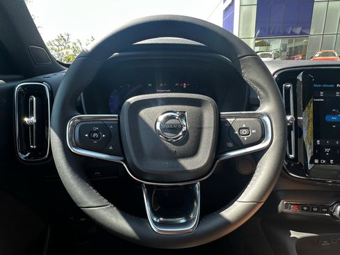 Certified 2024 Volvo C40 Recharge Core w/ Climate Package image 13