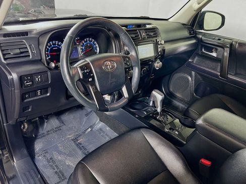 Certified 2018 Toyota 4Runner TRD Off-Road Premium AWD/4WD image 10