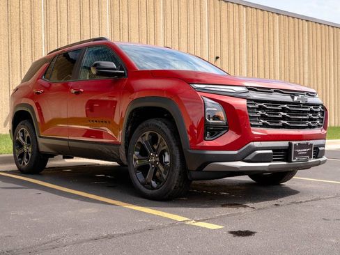 New 2026 Chevrolet Equinox LT w/ Midnight Edition FWD image 2