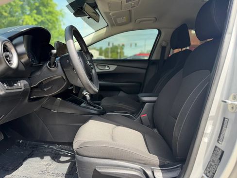 Used 2019 Kia Forte LXS FWD image 16
