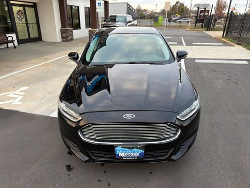 Used 2016 Ford Fusion SE image 9