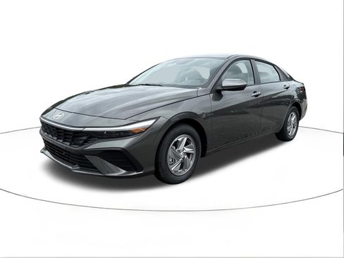 New 2026 Hyundai Elantra SE FWD image 7