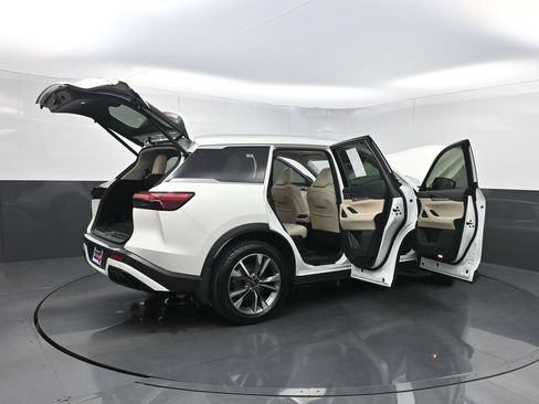Used 2023 INFINITI QX60 Luxe FWD image 42