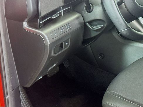 Certified 2025 Hyundai Kona SEL image 10