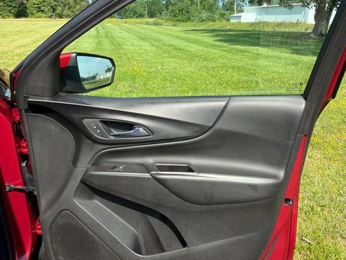 Used 2020 Chevrolet Equinox LT w/ Driver Convenience Package FWD image 19