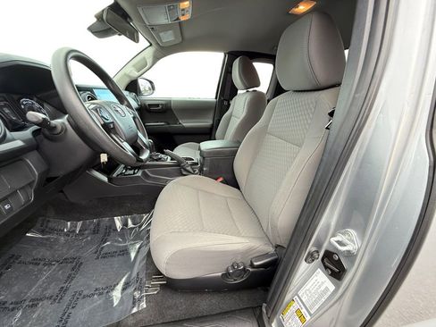 Used 2022 Toyota Tacoma SR image 9