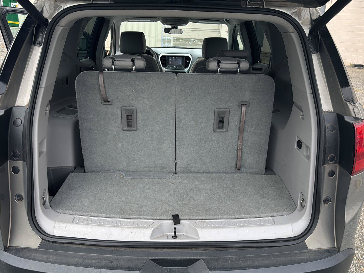 Used 2019 GMC Acadia SLE FWD image 15