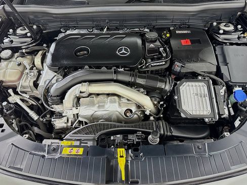Certified 2024 Mercedes-Benz GLB 250 4MATIC image 11