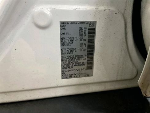 Used 2019 Nissan Rogue SL w/ Premium Package image 32